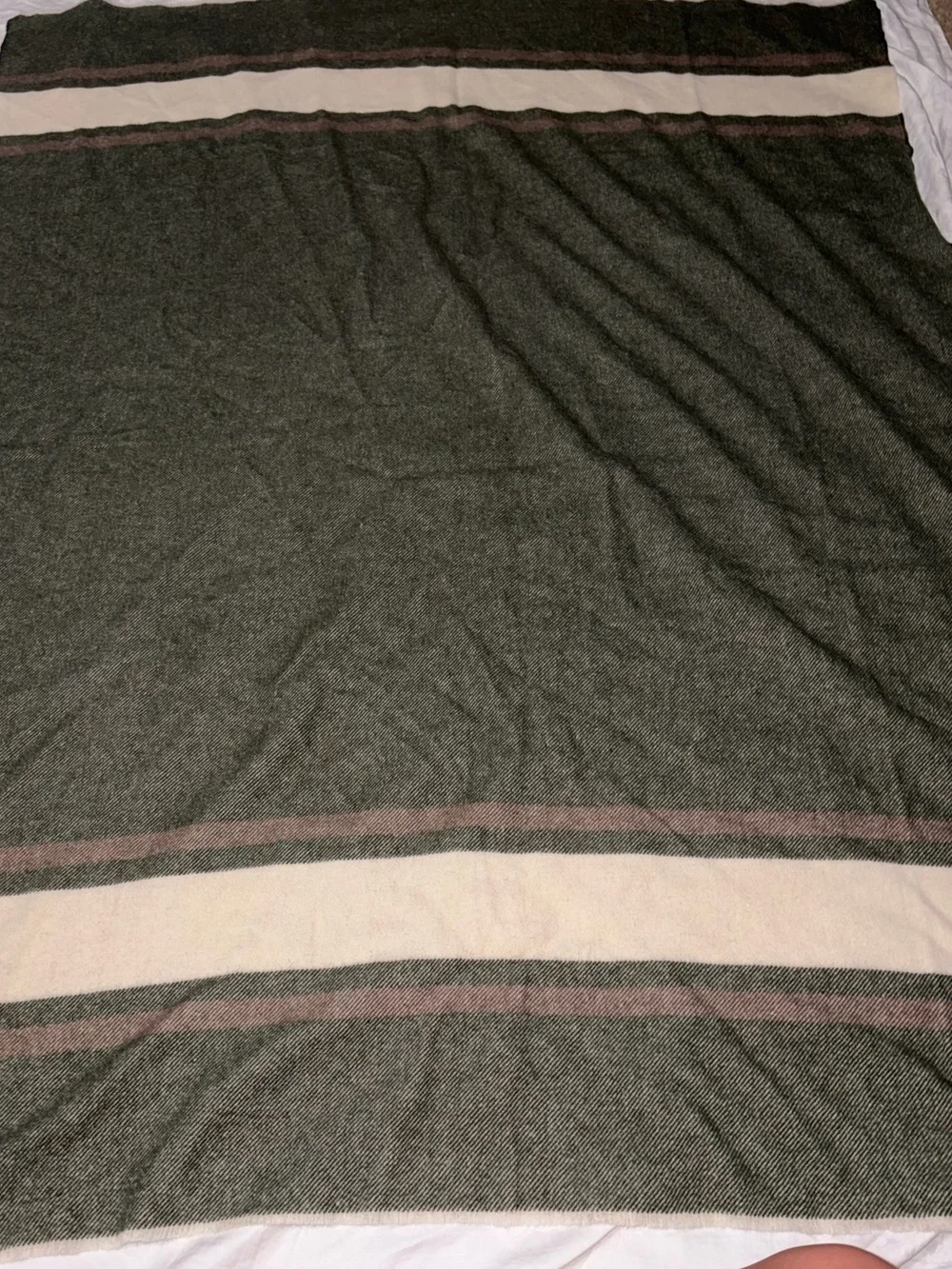 Like new Origaudio Elliston Wool blend blanket
